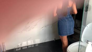 I PUT A HIDDEN CAMERA ON MY SECRETARY AND I RECORD HER PEEING IN THE OFFICE BATHROOM